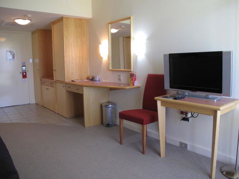 Crowne Plaza Alice Springs Lasseters, An IHG Hotel - Holiday Sunshine Coast 10