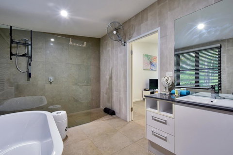 'Tropical Oasis - Darwin NT - Holiday Sunshine Coast 17