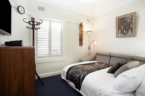 Art Deco Apartment With Breathtaking Water Views - Holiday Sunshine Coast 9