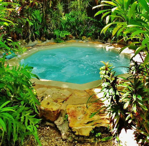 Palms City Resort - Sunshine Coast Tourism 9