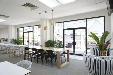 Palms City Resort - Sunshine Coast Tourism 3