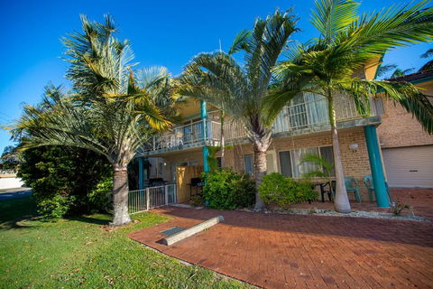 Beaches Serviced Apartments - Holiday Sunshine Coast 1