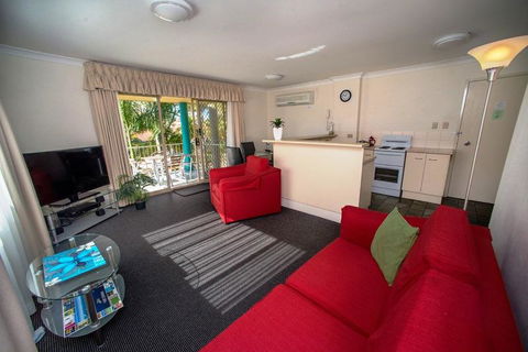 Beaches Serviced Apartments - Holiday Sunshine Coast 12