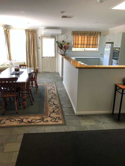 Beaches Serviced Apartments - Holiday Sunshine Coast 5