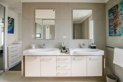 ZEN BY THE WATER - Esplanade Darwin Retreat - Sunshine Coast Tourism 12