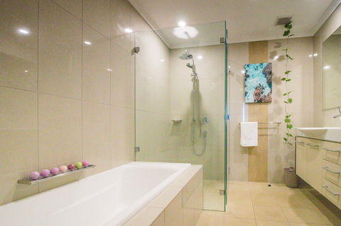 ZEN BY THE WATER - Esplanade Darwin Retreat - Sunshine Coast Tourism 19