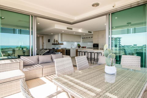 ZEN BY THE WATER - Esplanade Darwin Retreat - Sunshine Coast Tourism 38