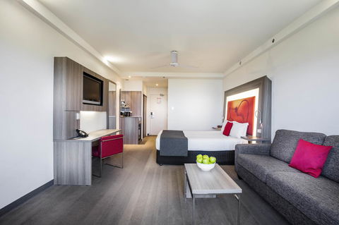 Novotel Darwin CBD - Sunshine Coast Tourism 9