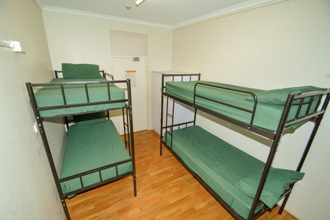 Chillis Backpackers - Sunshine Coast Tourism 7