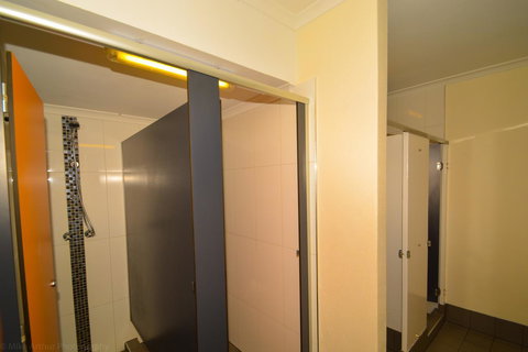 Chillis Backpackers - Sunshine Coast Tourism 11