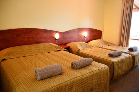 Erldunda Desert Oaks Resort - Sunshine Coast Tourism 38