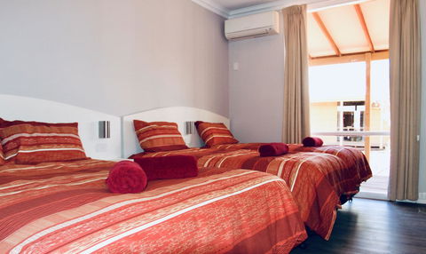 Erldunda Desert Oaks Resort - Sunshine Coast Tourism 12