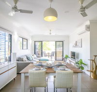 ZEN QUARTERS - The NOMADS PAD Near Nightcliff Markets  Sunset Foreshore - Holiday Sunshine Coast