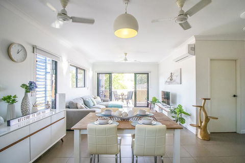 ZEN QUEST - The NOMADS PAD Near Nightcliff Markets & Sunset Foreshore - Holiday Sunshine Coast 0