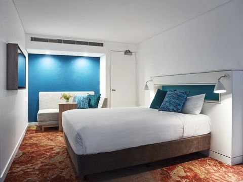 The Lost Camel Hotel - Sunshine Coast Tourism 2