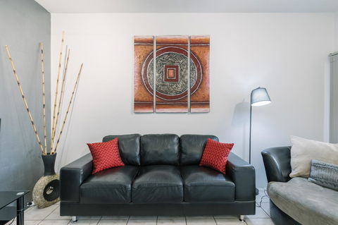 CitySide Apartment - 2 Bedroom With Private Courtyard - Holiday Sunshine Coast 4