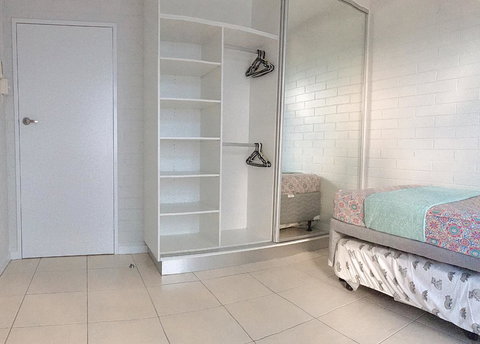 Cozy Room For A Great Stay In Darwin - Excellent Location - Sunshine Coast Tourism 5