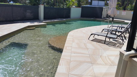 Nelson Bay Breeze - Sunshine Coast Tourism 3