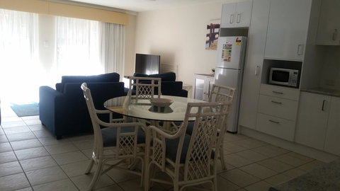 Nelson Bay Breeze - Sunshine Coast Tourism 22