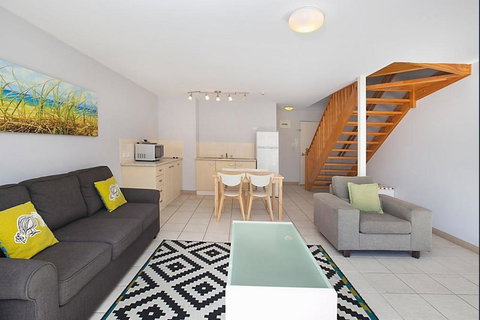 Nelson Bay Breeze - Sunshine Coast Tourism 18