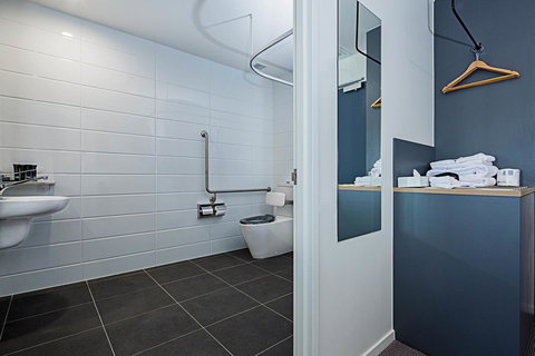 Mantra MacArthur Hotel - Sunshine Coast Tourism 26