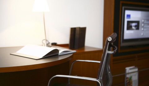 Novotel Canberra - Holiday Sunshine Coast 11