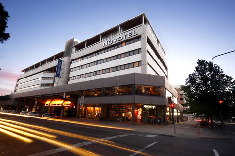 Novotel Canberra - Holiday Sunshine Coast 6