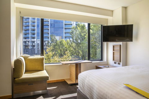 Crowne Plaza Canberra, An IHG Hotel - Holiday Sunshine Coast 14