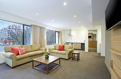 Crowne Plaza Canberra, An IHG Hotel - Holiday Sunshine Coast 11