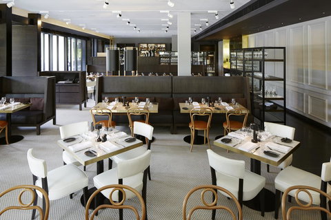 Burbury Hotel - Sunshine Coast Tourism 17