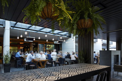 Burbury Hotel - Sunshine Coast Tourism 20