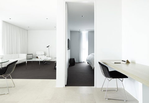 Burbury Hotel - Sunshine Coast Tourism 24