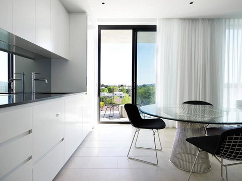 Burbury Hotel - Sunshine Coast Tourism 8