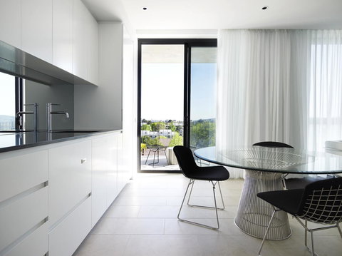 Burbury Hotel - Sunshine Coast Tourism 25