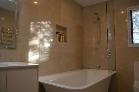 Garden Room - Sunshine Coast Tourism 11