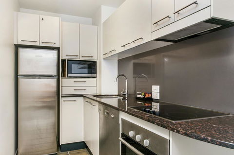 Lennox Holiday Apartments - Holiday Sunshine Coast 36