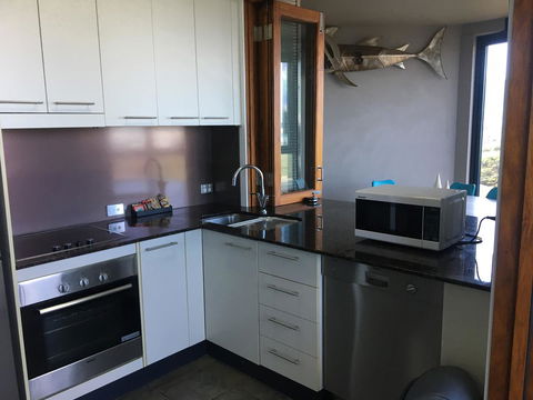 Lennox Holiday Apartments - Holiday Sunshine Coast 12