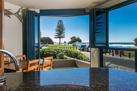 Lennox Holiday Apartments - Holiday Sunshine Coast 1