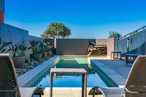 Lennox Holiday Apartments - Holiday Sunshine Coast 3