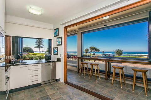 Lennox Holiday Apartments - Holiday Sunshine Coast 13