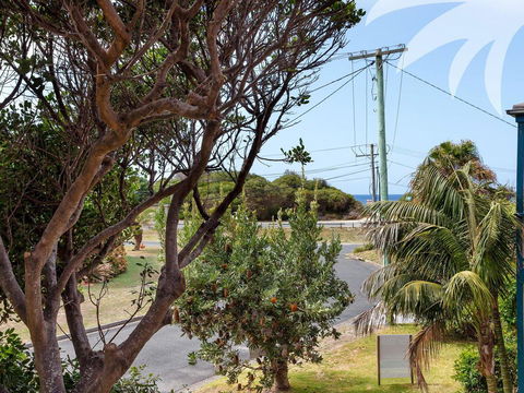 Bombora @ Bluey's Beach - Holiday Sunshine Coast 2