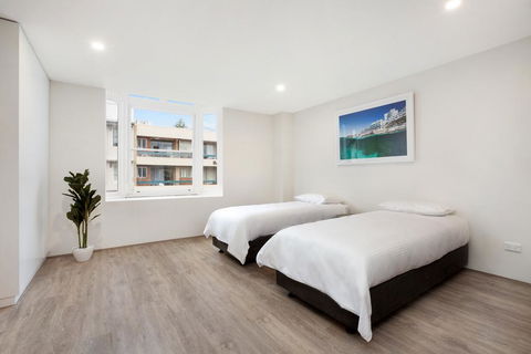 Bondi Beach Studio King Suite 2 - Holiday Sunshine Coast 2