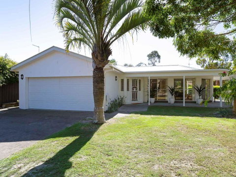 Bonito', 26 Bonito Street - Pet Friendly Housewith Aircon - Holiday Sunshine Coast 0