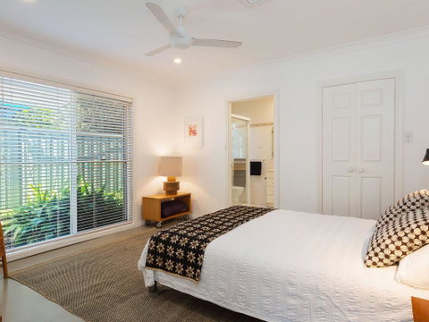 Bonito', 26 Bonito Street - Pet Friendly Housewith Aircon - Holiday Sunshine Coast 1