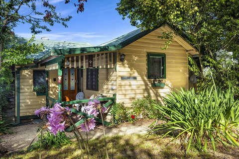 Bonnie Brae Cottage - Holiday Sunshine Coast 0