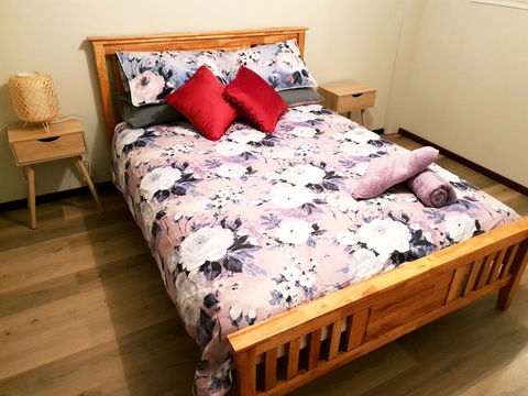 Bonsai B&B Stay - Sunshine Coast Tourism 0