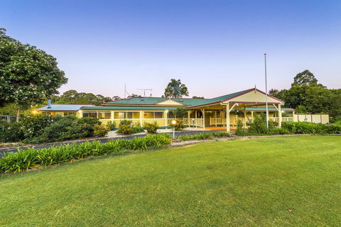 Bonville Lodge Bed & Breakfast - Sunshine Coast Tourism 1