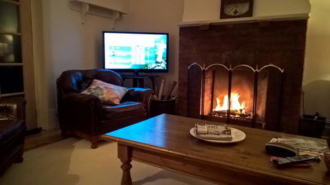 Book Keepers Cottage - Sunshine Coast Tourism 3