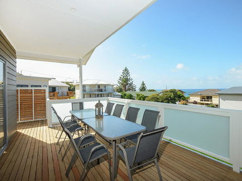 Boomer Beach Retreat - Pet-Friendly - WiFi - Sunshine Coast Tourism 1