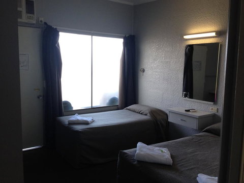Boomerang Hotel - Sunshine Coast Tourism 0